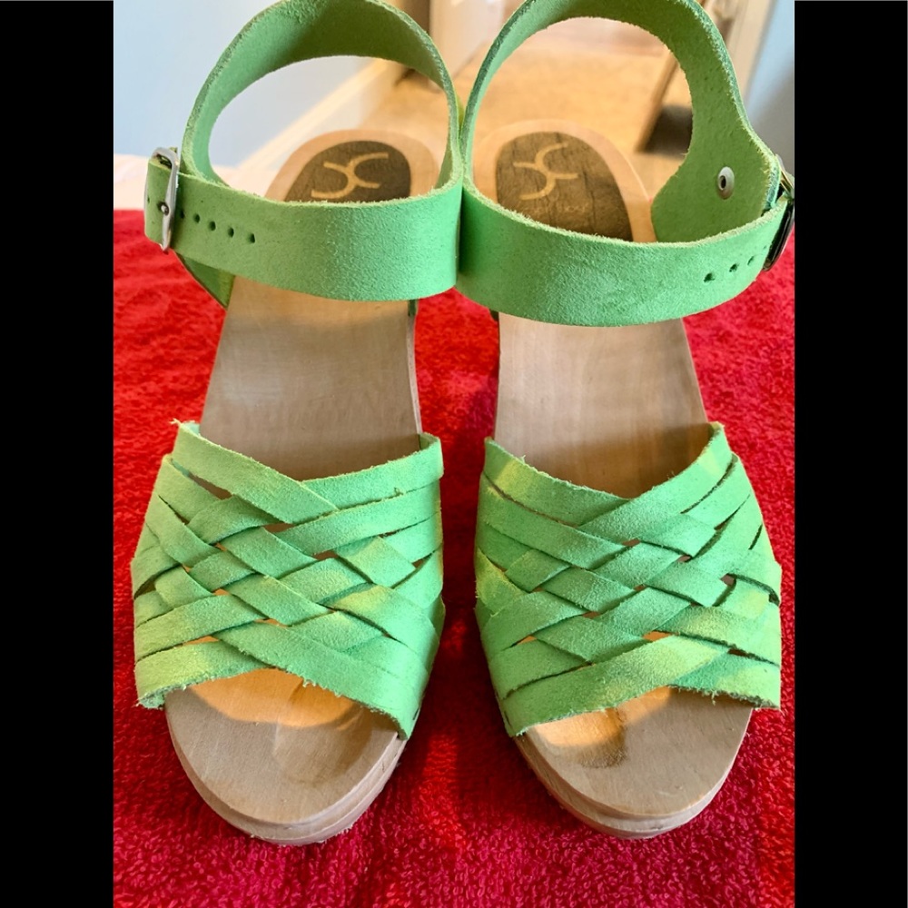 Lime herringbone leather clog sandal.